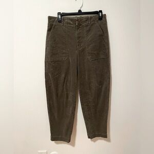 Banana Republic Wide Barrel Leg Cropped Olive Green Corduroy Pants Womens 8